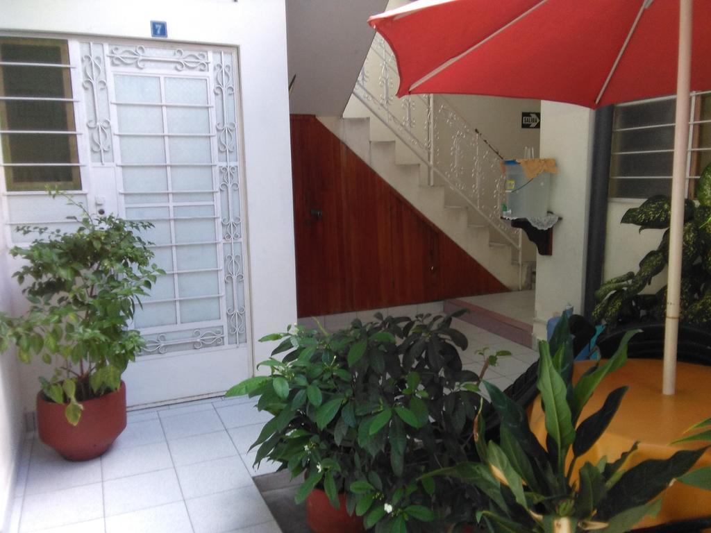 Hostal El Colibri Икитос Екстериор снимка