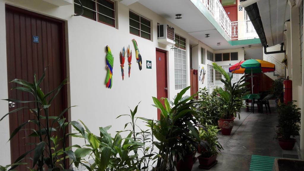 Hostal El Colibri Икитос Екстериор снимка
