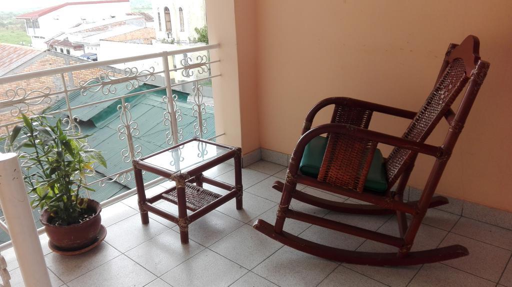Hostal El Colibri Икитос Екстериор снимка