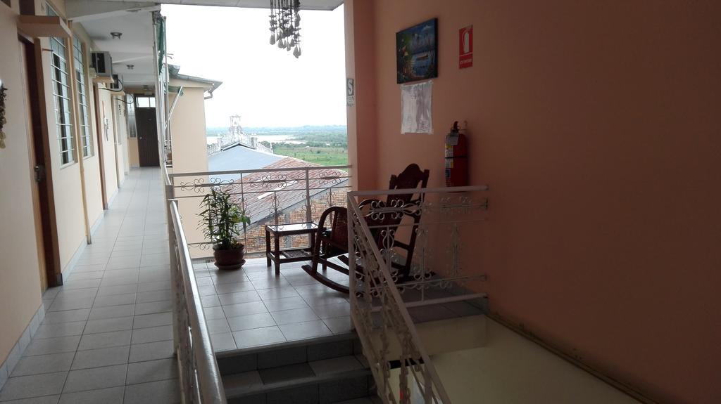 Hostal El Colibri Икитос Екстериор снимка
