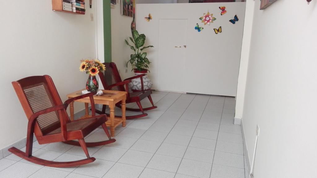 Hostal El Colibri Икитос Екстериор снимка