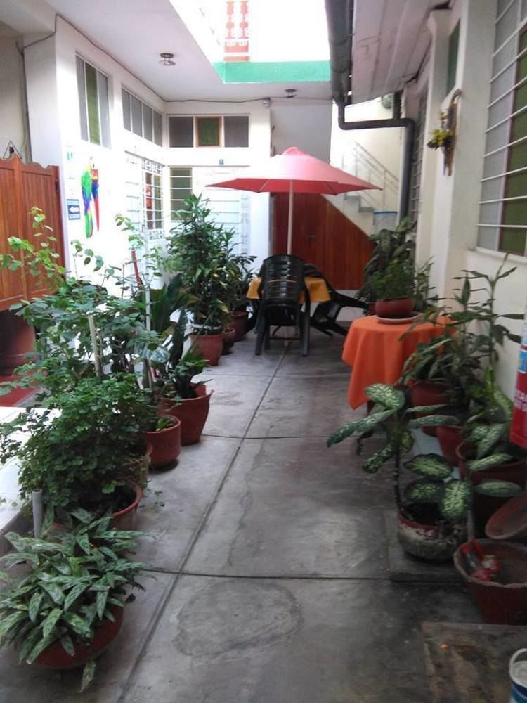 Hostal El Colibri Икитос Екстериор снимка