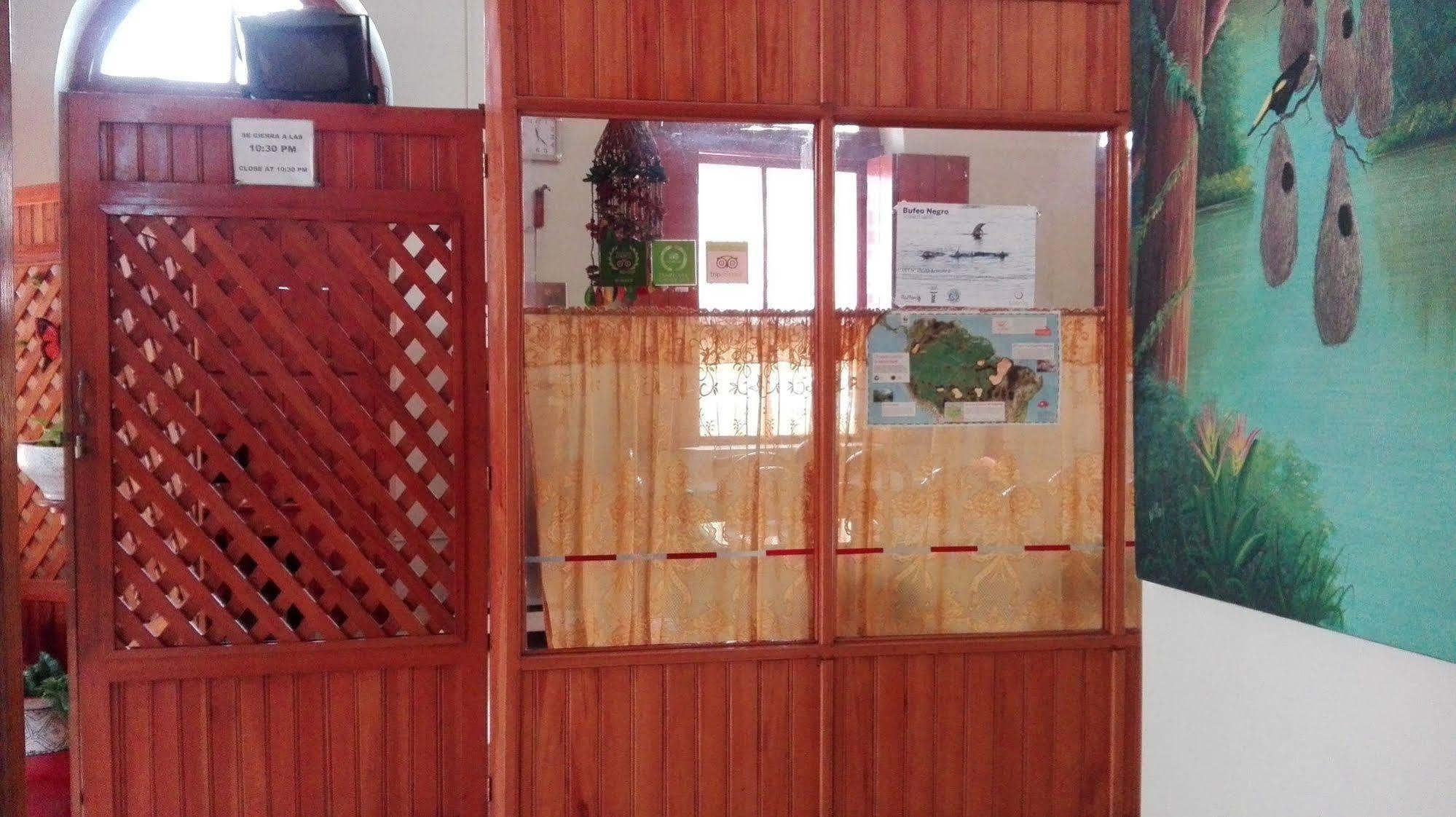 Hostal El Colibri Икитос Екстериор снимка