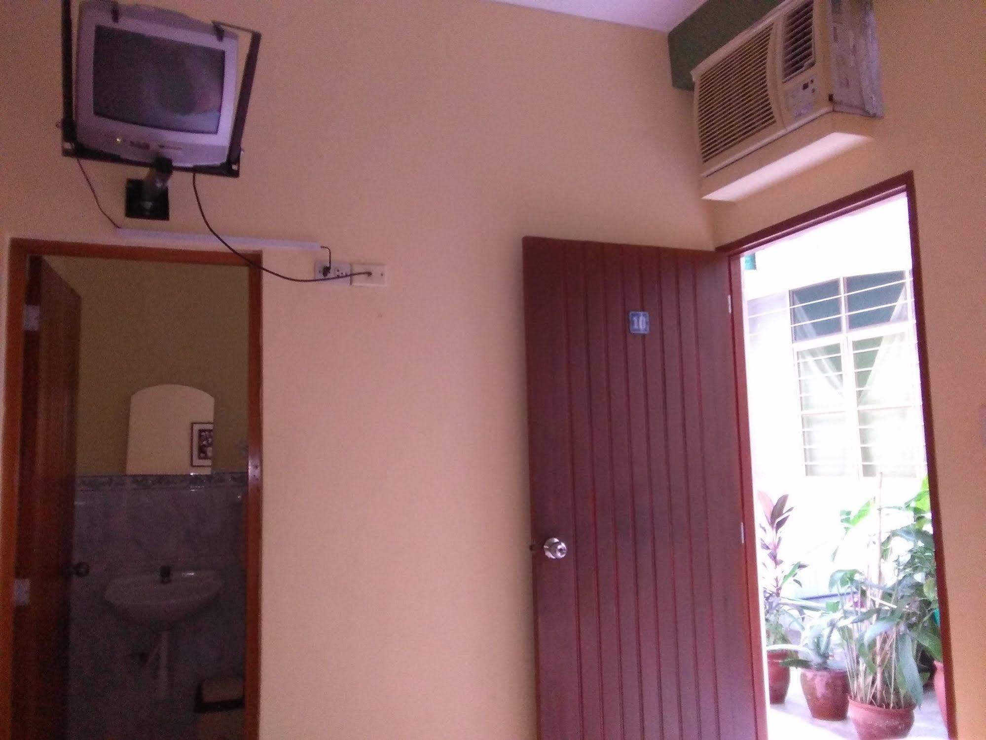Hostal El Colibri Икитос Екстериор снимка